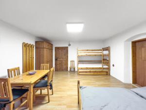 Letto o letti in una camera di Marcelína