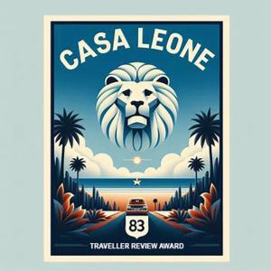 een poster van een leeuw met een auto op de achtergrond bij Casa Leone 83 in Solliès-Pont