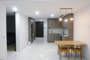 Foto Kuala Lumpuris asuva majutusasutuse 伊顿Eaton Residences 双子塔旁 无边银河泳池 五星民宿 坐揽无敌夜景 便捷行李寄存 galeriist