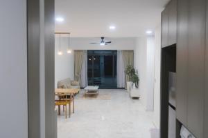 Foto Kuala Lumpuris asuva majutusasutuse 伊顿Eaton Residences 双子塔旁 无边银河泳池 五星民宿 坐揽无敌夜景 便捷行李寄存 galeriist