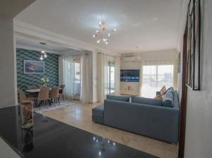 TV a/nebo společenská místnost v ubytování Marina Panoramic 3BDR Luxury Apartment