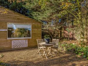 Jardín al aire libre en Pass the Keys Delightful Studio in West Ashling