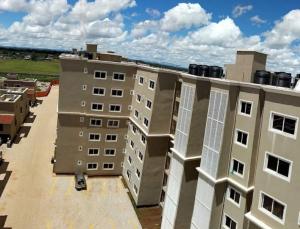 una vista aérea de un edificio de apartamentos en seville suites, en Eldoret
