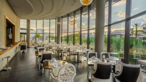 Jiva Beach Resort - Ultra All Inclusive餐厅或其他用餐的地方