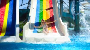 Jiva Beach Resort - Ultra All Inclusive内部或周边的泳池