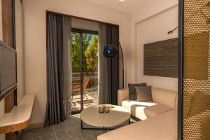 Jiva Beach Resort - Ultra All Inclusive的电视和/或娱乐中心