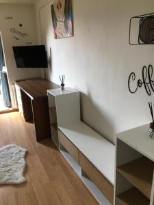 Μια τηλεόραση ή/και κέντρο ψυχαγωγίας στο Florina's Apartment