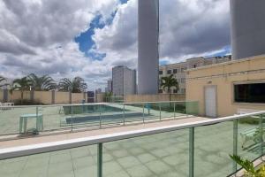 卡魯阿魯的住宿－Apartamento 108，建筑物屋顶上的游泳池