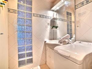 Koupelna v ubytování Holiday Home Douce Alouette by Interhome