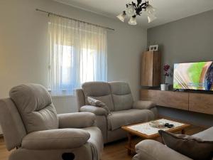 Μια τηλεόραση ή/και κέντρο ψυχαγωγίας στο Holiday Home Lucija by Interhome