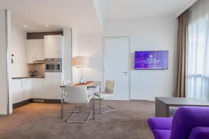 Kuchyň nebo kuchyňský kout v ubytování Hotel Lumen Zwolle