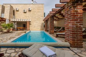 Πισίνα στο ή κοντά στο Villa Ivan ZadarVillas