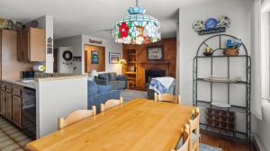 Kuchyň nebo kuchyňský kout v ubytování Sugarbush Snowside Condo 14 + 33 fotografií