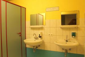 Koupelna v ubytování Backpackers Düsseldorf - SELF CHECK-IN + 27 fotografií