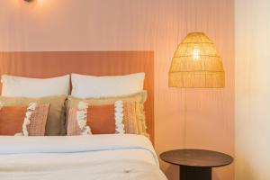 En eller flere senge i et værelse på Old Lille - Functional studio at the Quai du Wault