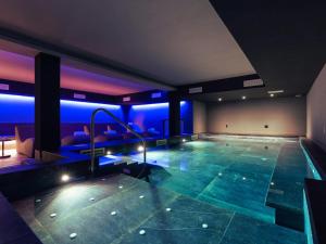 Bazén v ubytovaní Hotel Orso Grigio alebo v jeho blízkosti + 26 fotografií