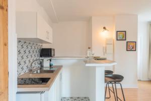 Køkken eller tekøkken på Lille St Maurice- 7min from train !