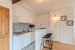 Køkken eller tekøkken på Lille St Maurice- 7min from train ! + 13 billeder