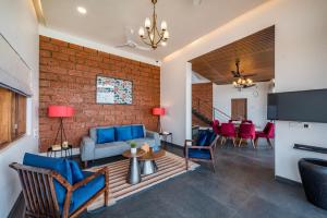 Khu vực ghế ngồi tại SaffronStays Mimosa Sunsets +20 ảnh