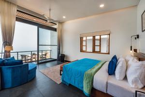 Postel nebo postele na pokoji v ubytování SaffronStays Mimosa Sunsets