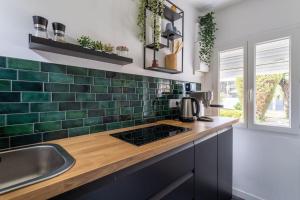 Afbeelding uit fotogalerij van Maison Privative face au lac in Sucy-en-Brie