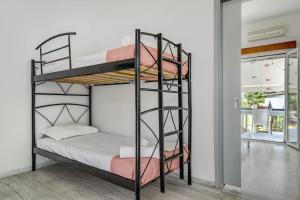 Letto o letti in una camera di Labros Studios