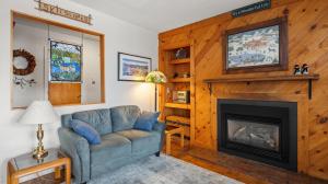 Posezení v ubytování Sugarbush Snowside Condo 14