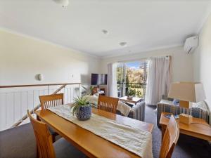 TV a/nebo společenská místnost v ubytování Self Contained Resort Apartment 2pax