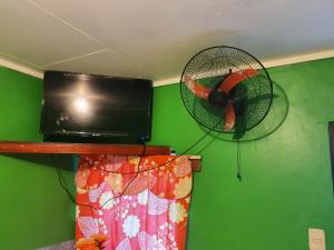 Gallery image of Hotel Economica in Coxen Hole