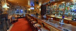Magoebaskloof Hotel酒廊或酒吧区