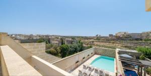 Πισίνα στο ή κοντά στο Ta Spiru House of Character with heated indoor pool