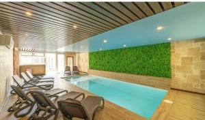 Πισίνα στο ή κοντά στο Ta Spiru House of Character with heated indoor pool