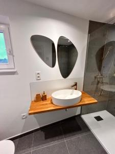Ein Badezimmer in der Unterkunft Gîte urbain L'Oneux