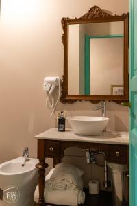 A bathroom at Corte Boero Bed&Breakfast