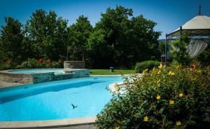 Piscina di Stunning villa with pool, Jacuzzi and wonderful view o nelle vicinanze