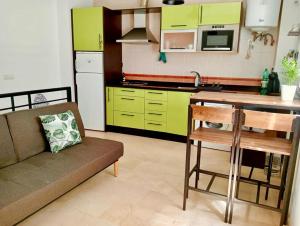 Kuchyňa alebo kuchynka v ubytovaní Green Duplex MM City Center