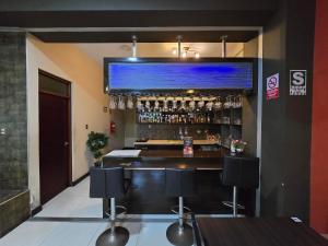 Lounge nebo bar v ubytování Pacific Suites Hotel
