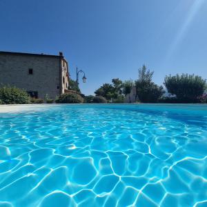 Piscina di Stunning villa with pool, Jacuzzi and wonderful view o nelle vicinanze