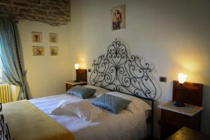 Letto o letti in una camera di Stunning villa with pool, Jacuzzi and wonderful view