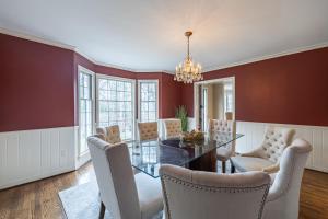 a dining room with a table and chairs at LUX Entire home in Bethesda RARE in Bethesda