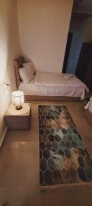 カイロにあるpyramids Alaaeldeinnのベッドルーム1室(ベッド1台付)、