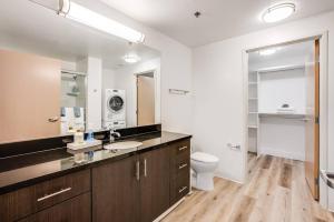 NEW 1BR Luxury Highrise