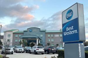 a sign in front of a best western hotel at Best Western Houston Bush IAH Intercontinental Airport Inn in Humble