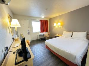 Postel nebo postele na pokoji v ubytování Motel 6-Casper, WY