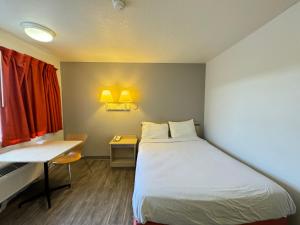 Postel nebo postele na pokoji v ubytování Motel 6-Casper, WY