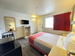 Postel nebo postele na pokoji v ubytování Motel 6-Casper, WY