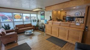 Posezení v ubytování High Desert Inn