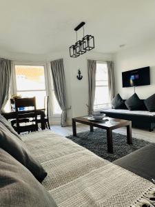 TV a/nebo společenská místnost v ubytování Blue shell