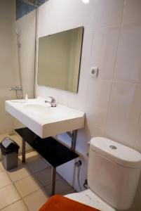 Ванная комната в Hotel Netral Jombang
