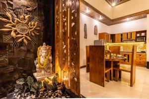 Nhà bếp/bếp nhỏ tại PROMO DEAL Sweet Unique Hidden Gem 2 BD Villa - CONSTRUCTION NEARBY